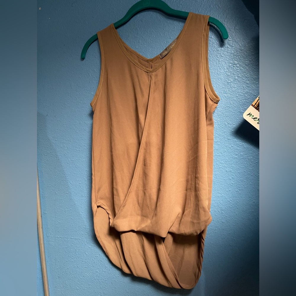 Finn & clover Drape Sleeveless Dress Shirt
